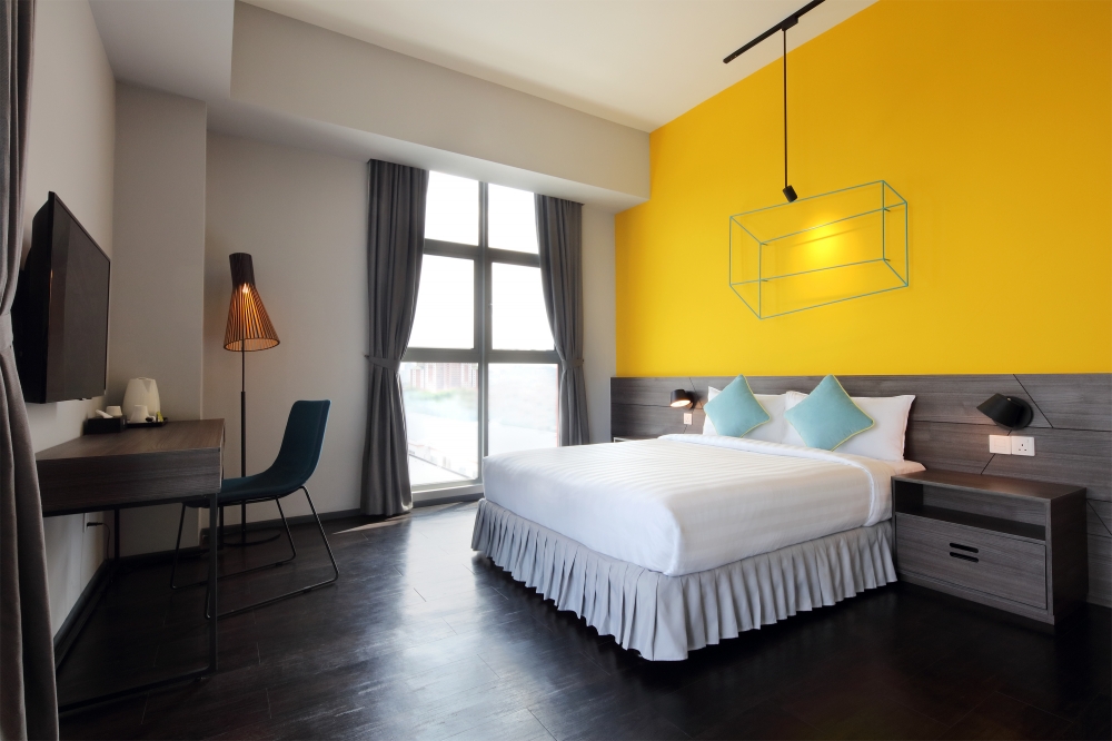 Connecting room promo